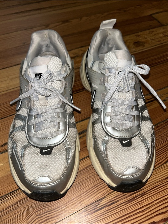 Nike Shoes - Nike Women's Silver and Light Gray Mesh Leather Running Shoes